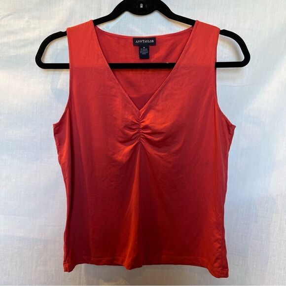 Ann Taylor Women's Cute Tank Top Coral Ruched V Neck Size Medium - Picture 1 of 7